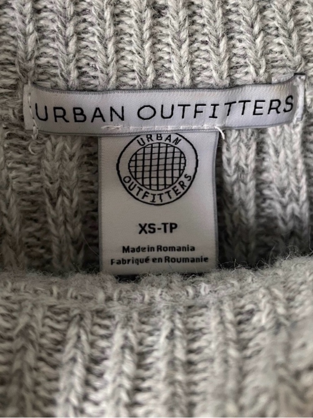Urban Outfitters Cropped Chunky Ribbed Knit Sweater - Picture 3 of 5